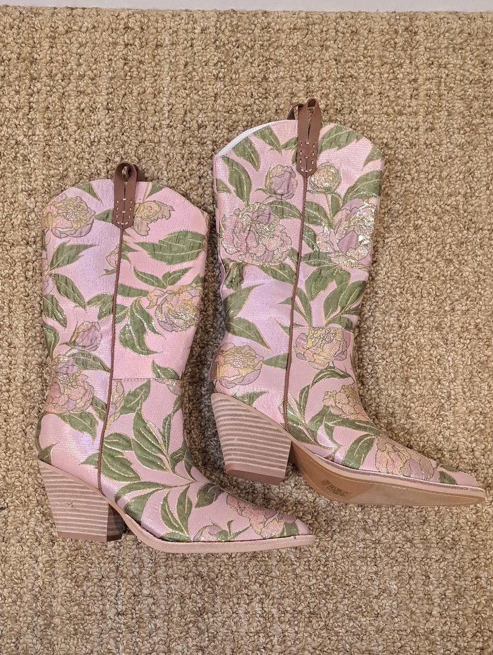 Oasis Society Tesha Boot - Color: Rose Garden - Size: Women 8 - Picture 2 of 9
